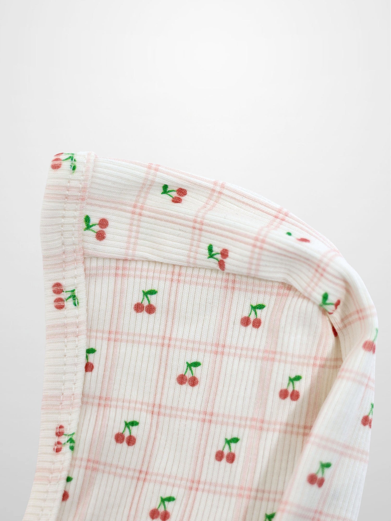 Cherry Window  Bonnet