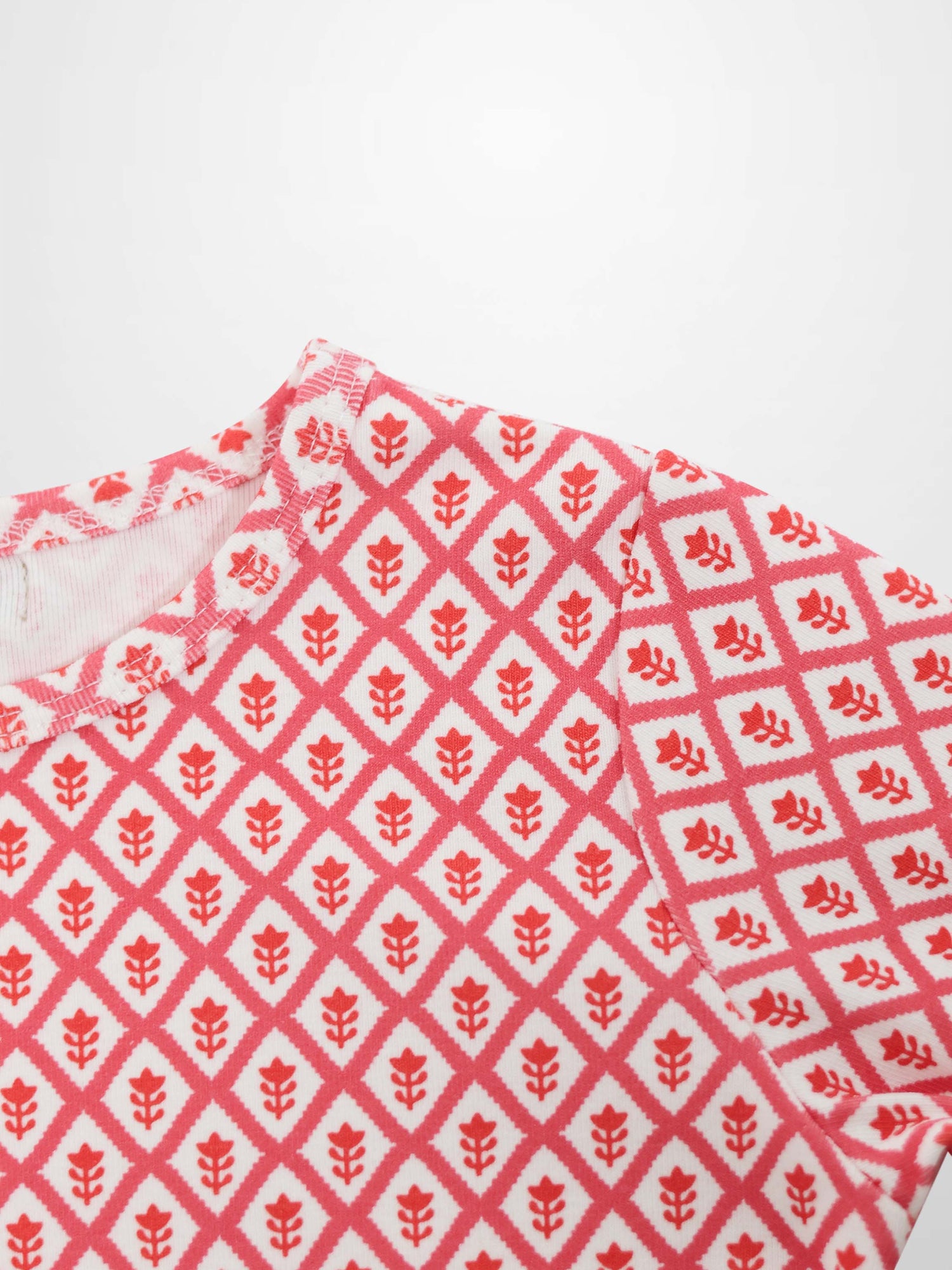 Diamond Flower T-Shirt - 3/4 Sleeve