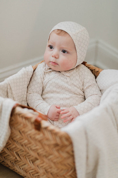 Tendril Vines Stretchy &amp; Bonnet- Grey